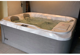 Installation d’un spa Alicia 2–3 places dans un espace bien-être privatif à Avignon