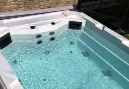 Vente et installation d'un Spa de nage Swinstream dans la ville d'Avignon, Vaucluse.